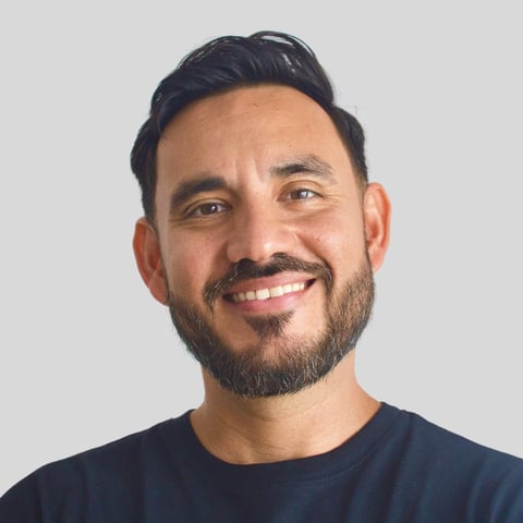 Paco Rodríguez, instructor de yoga y respiración